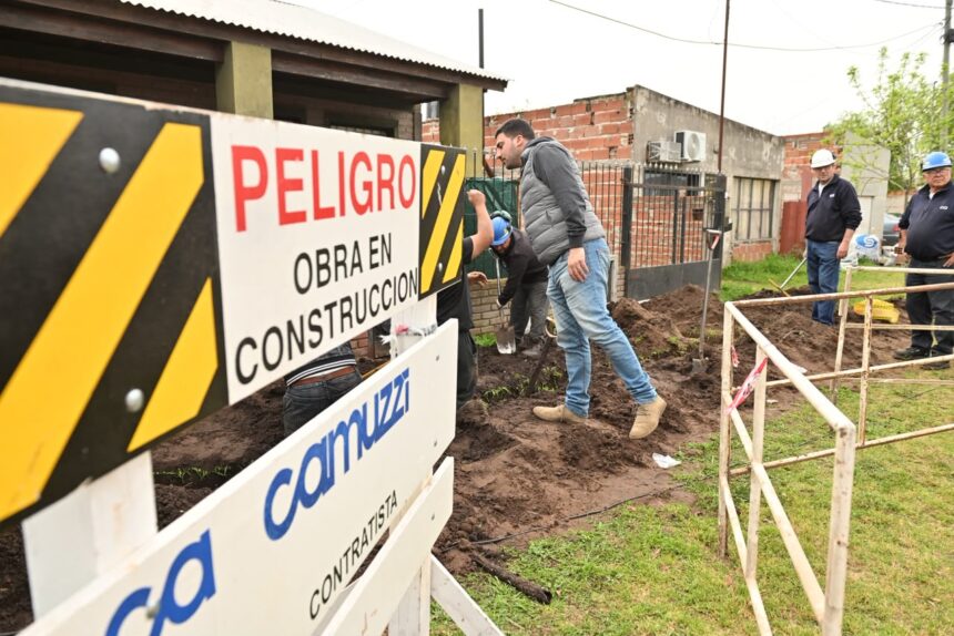 Egüen presenció el comienzo de obras de gas natural en ciudad cabecera tras el convenio con la prestataria Camuzzi Egüen presenció el comienzo de obras de gas natural en ciudad cabecera