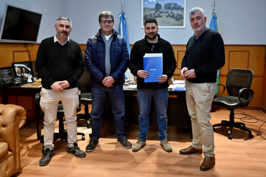 Acuerdo entre la Municipalidad de 25 de Mayo y Camuzzi para obras de gas natural