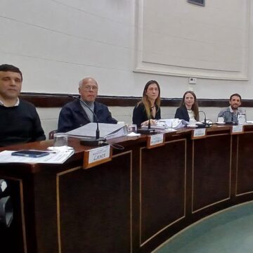 Concejales oficialistas sobre la Escuela N.º 8: “La obra sigue inconclusa debido a que la Provincia manifestó que no prevé realizar nuevas inversiones”