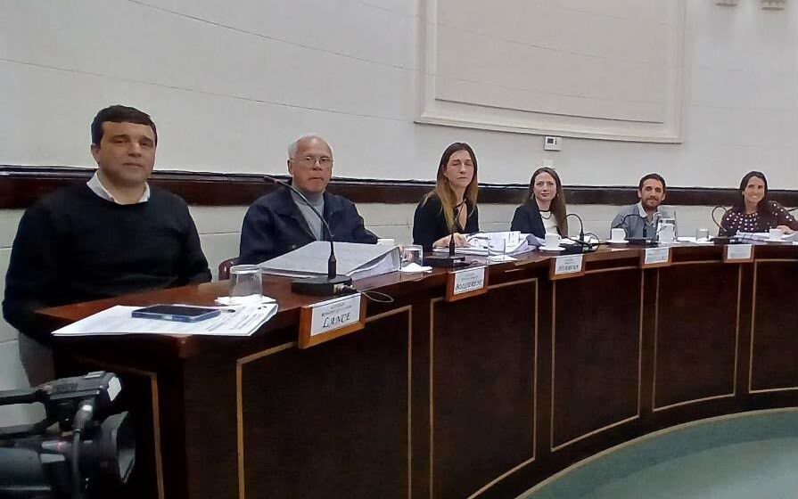 Concejales oficialistas sobre la Escuela N.º 8: “La obra sigue inconclusa debido a que la Provincia manifestó que no prevé realizar nuevas inversiones”