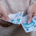 el Gobierno fijó el salario mínimo