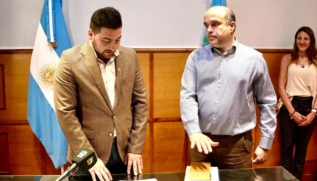 el Ejecutivo ratificó la concurrencia de Bustingorry y cuestionó a la oposición por impedir hablar a los funcionarios técnicos
