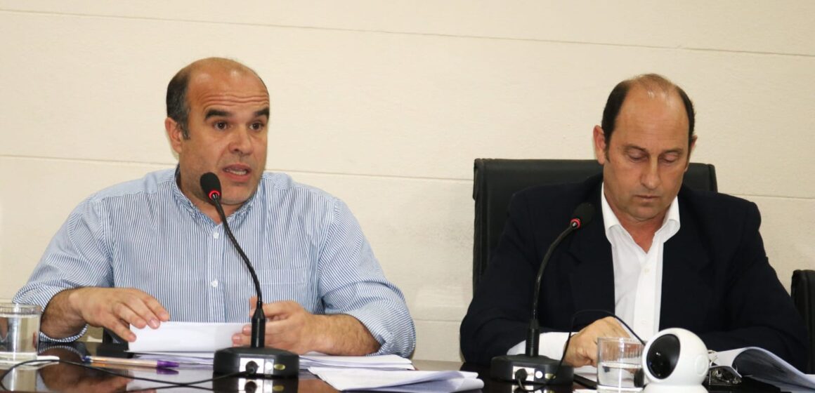 el Ejecutivo ratificó la concurrencia de Bustingorry y cuestionó a la oposición por impedir hablar a los funcionarios técnicos