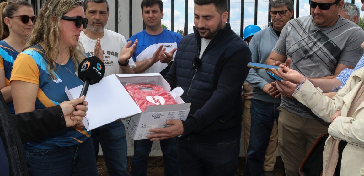 EGÜEN INAUGURÓ LA EXTENSIÓN DE RED DE GAS Y ENTREGÓ UN DESFIBRILADOR PARA EL CEF N° 7