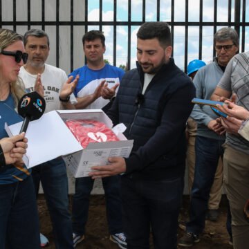 EGÜEN INAUGURÓ LA EXTENSIÓN DE RED DE GAS Y ENTREGÓ UN DESFIBRILADOR PARA EL CEF N° 7