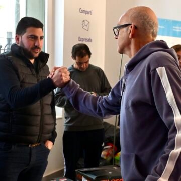 Egüen ante beneficiarios de herramientas de trabajo