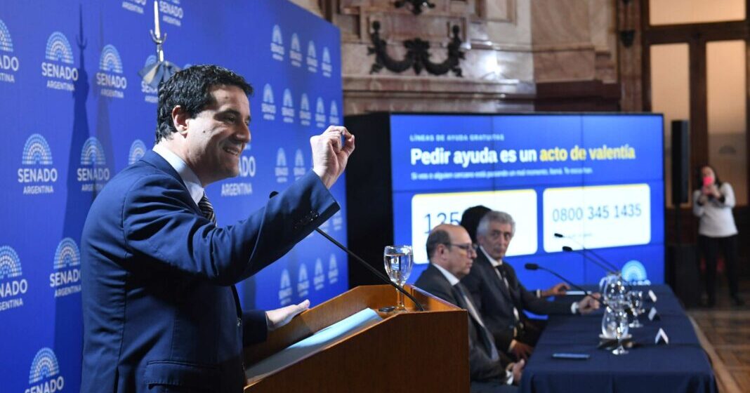 Abad encabeza una jornada institucional sobre prevención del suicidio