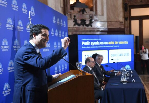 Abad encabeza una jornada institucional sobre prevención del suicidio