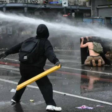 Represión en la Marcha Federal Universitaria: más de 30 detenciones y centenares de heridos por el operativo oficial
