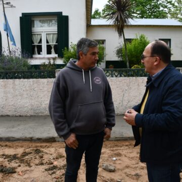 Con la presencia del intendente Salomón llevaron adelante construcción de vereda frente a la escuela 14 de Álvarez de Toledo